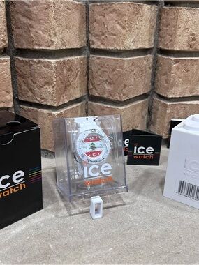NWT - Ice Watch - World Lebanon edition - Silicone White Strap - Unisex watch